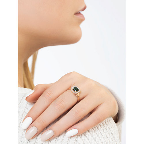Золотое кольцо SOKOLOV с ситаллом цвета Турмалин и фианитом 715413