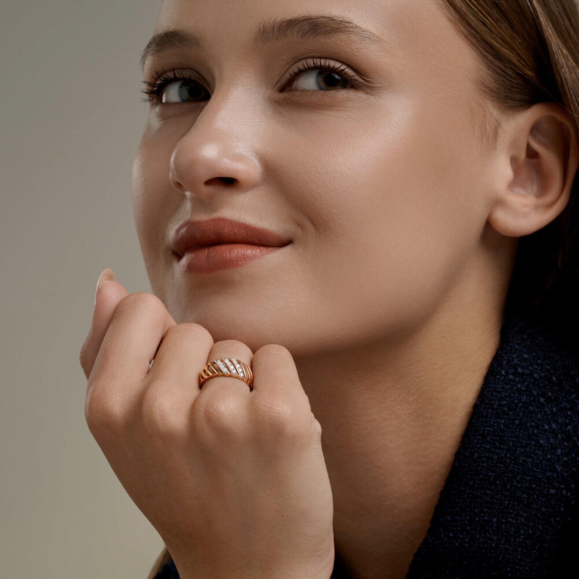 Золотое кольцо SOKOLOV 019810 с фианитом