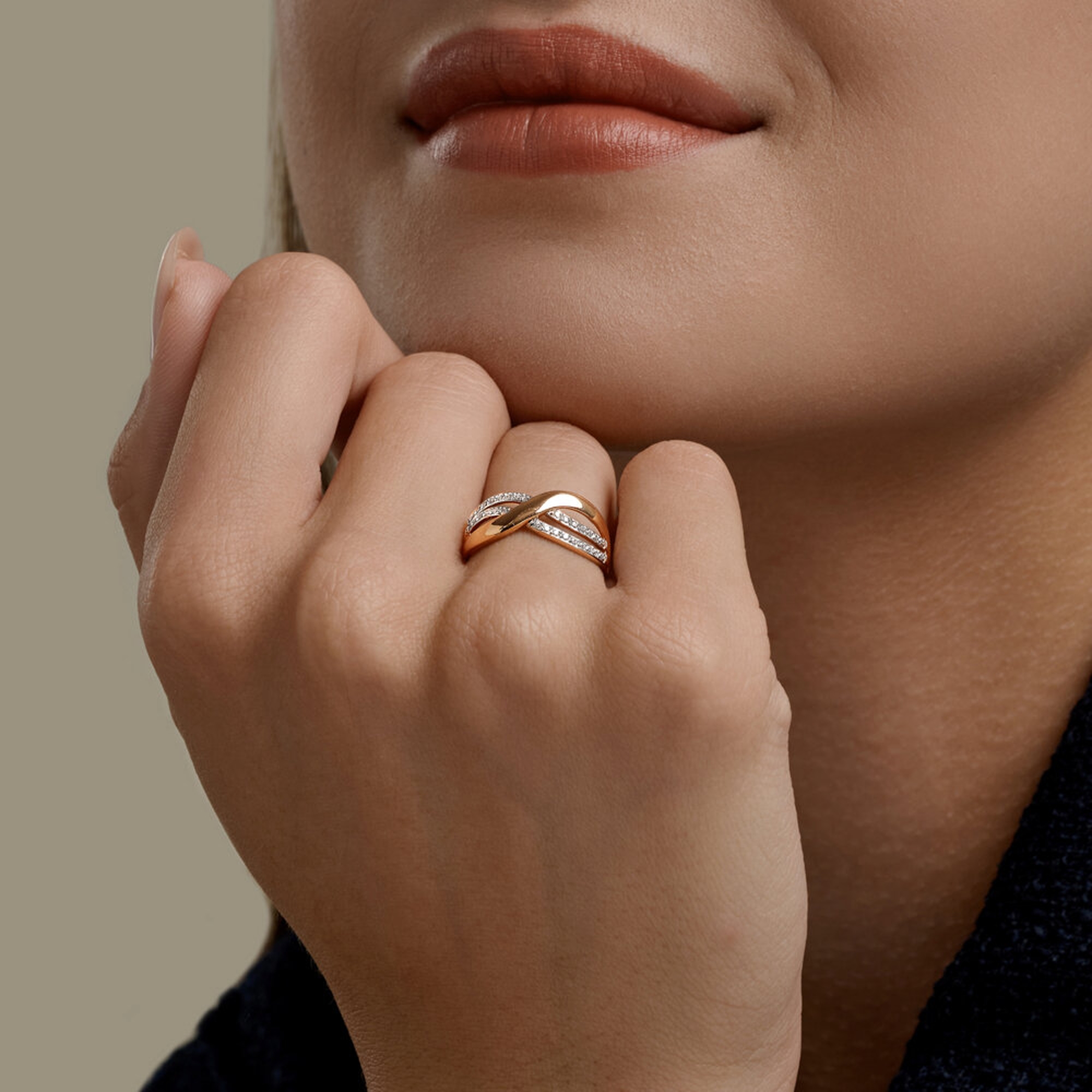 Золотое кольцо SOKOLOV 019816 с фианитом