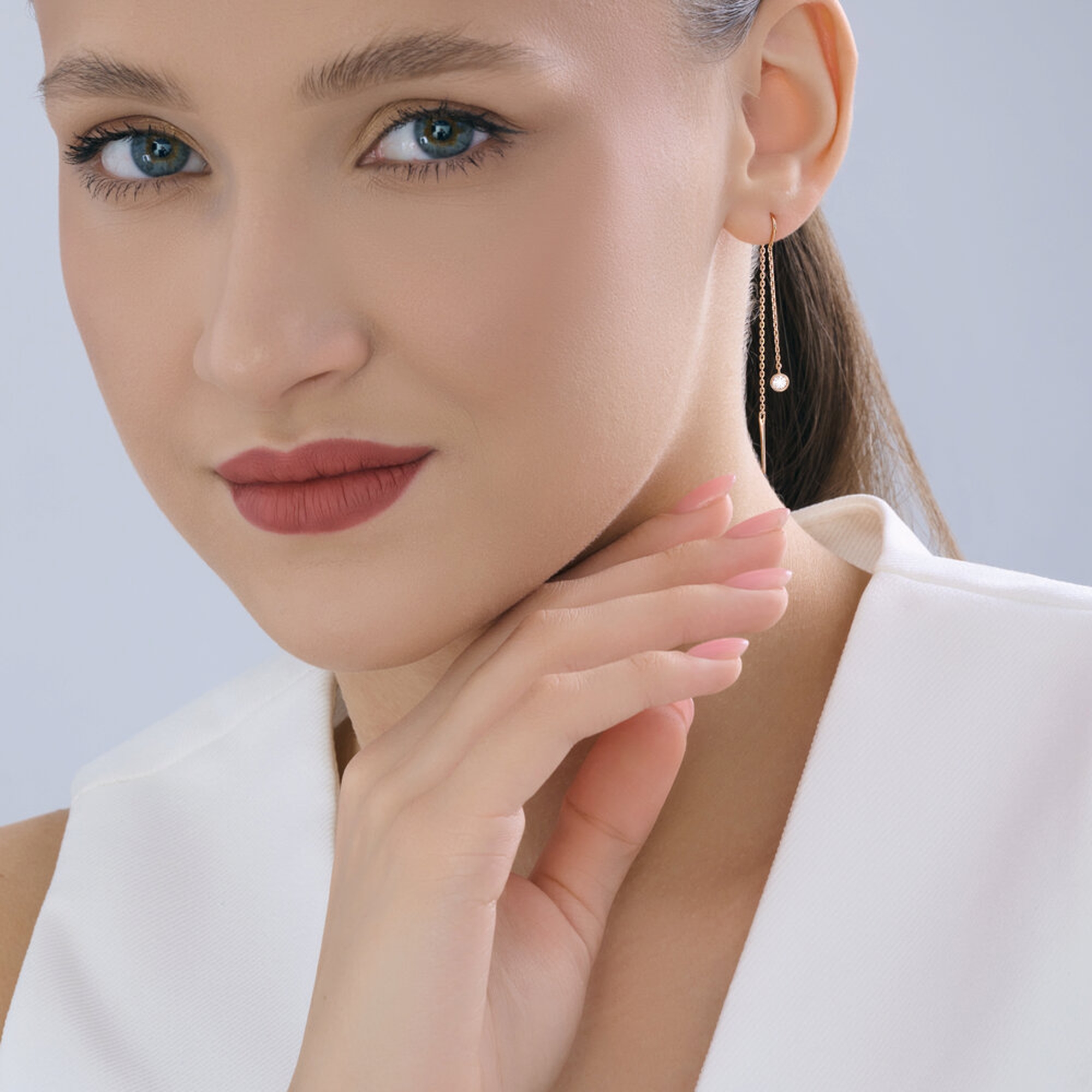 Золотые серьги SOKOLOV 0200695 с фианитом