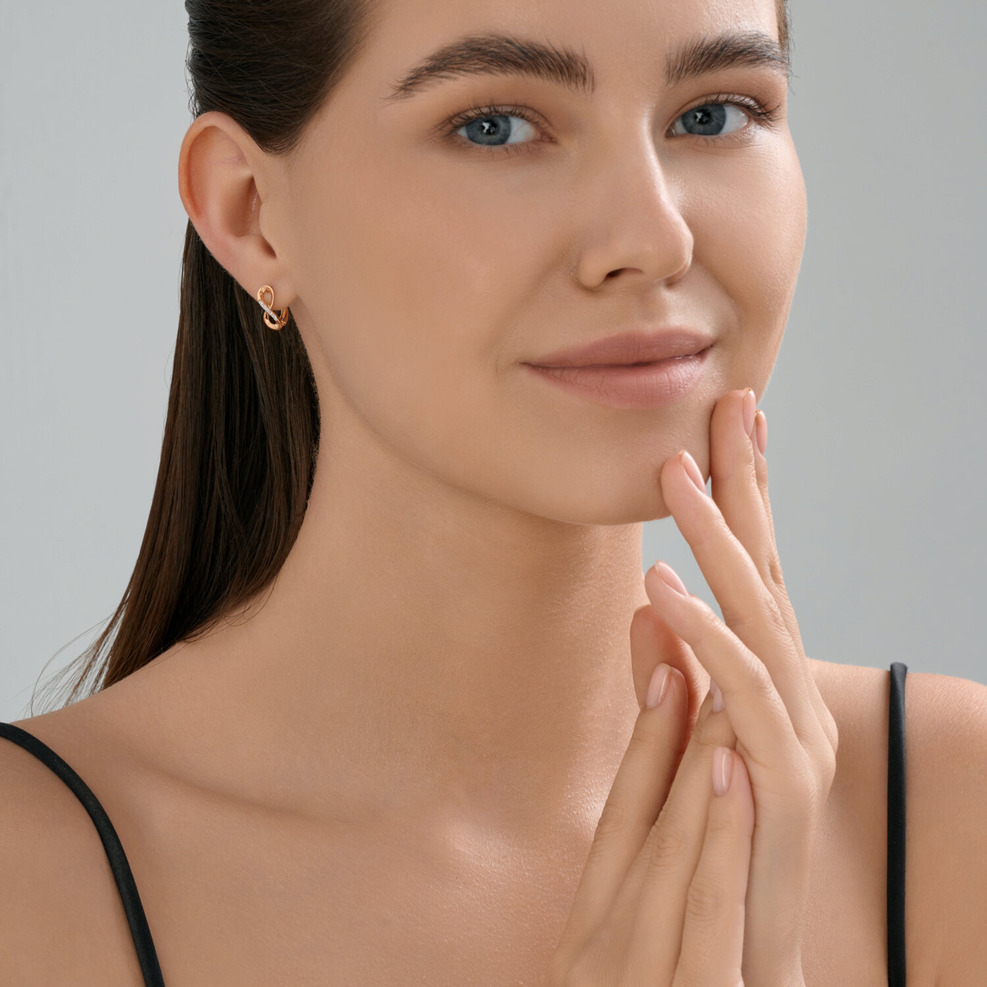 Золотые серьги SOKOLOV 1022405 с бриллиантом