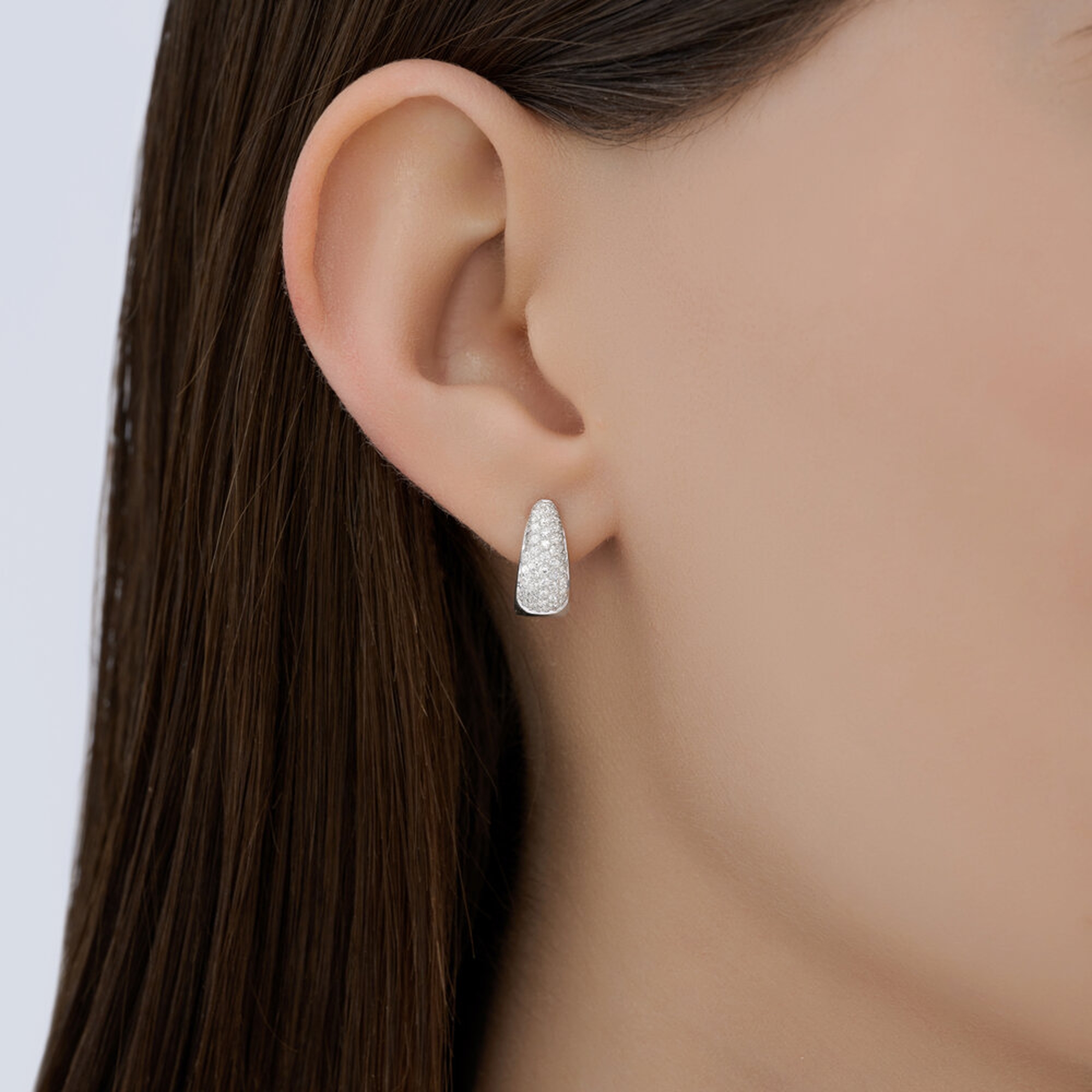 Золотые серьги SOKOLOV 1022492-3 с бриллиантом