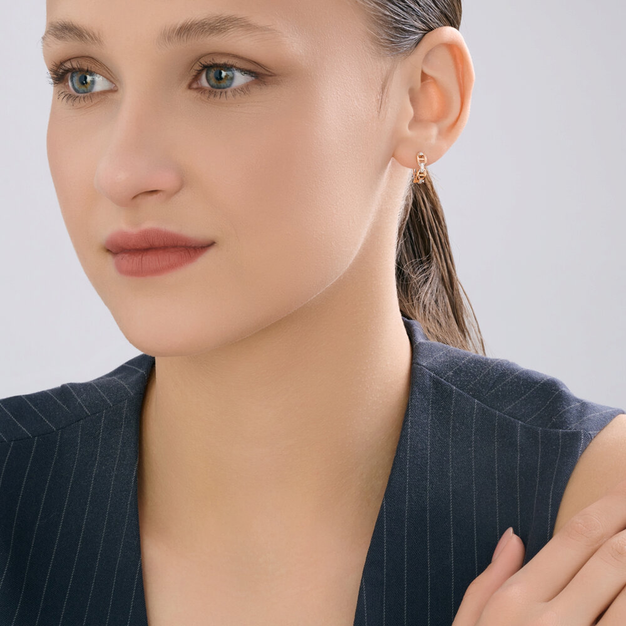 Золотые серьги SOKOLOV 1022534 с бриллиантом