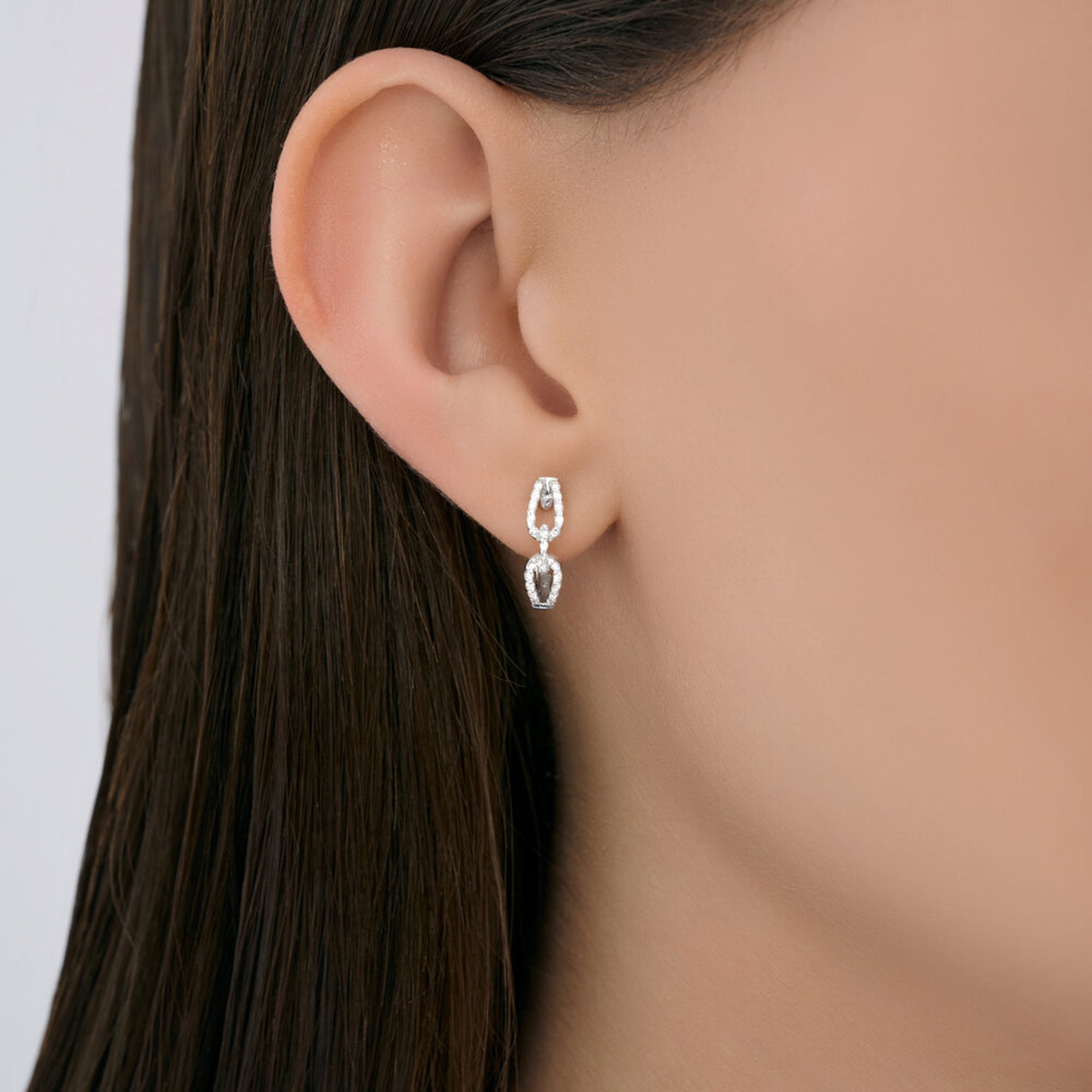 Золотые серьги SOKOLOV 1022542-3 с бриллиантом