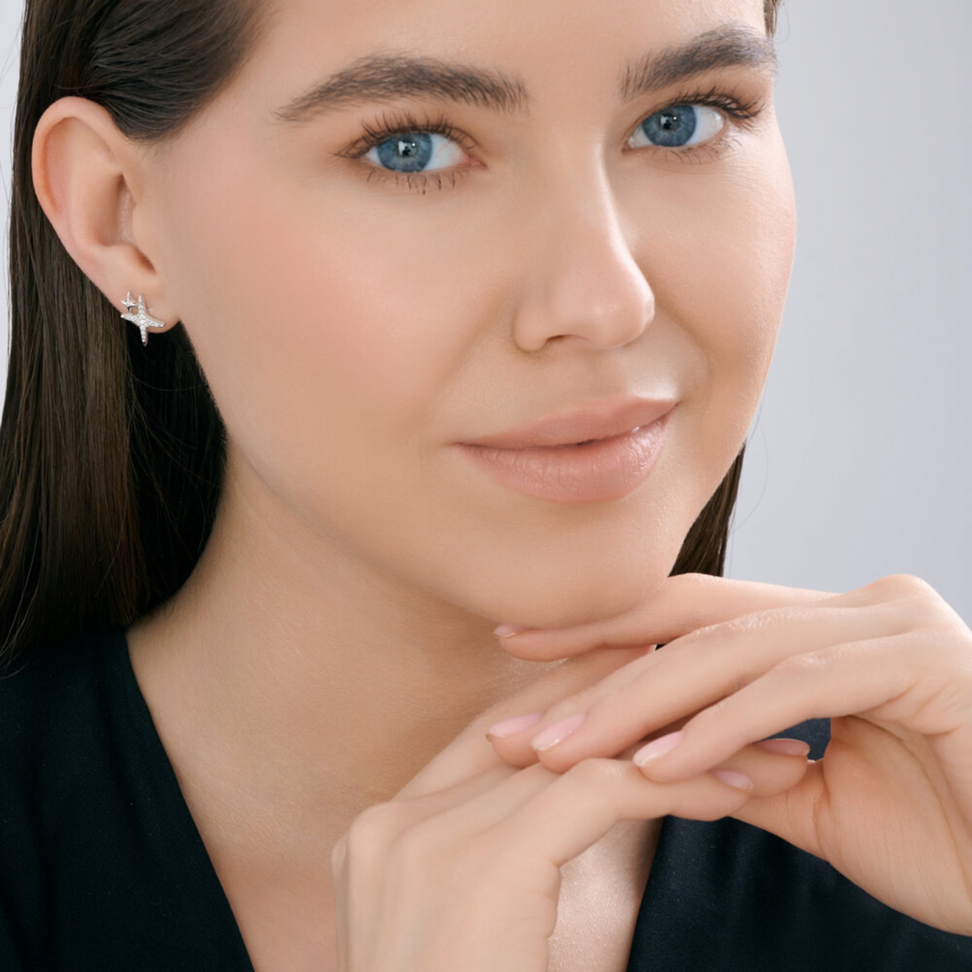 Золотые серьги SOKOLOV 1022543-3 с бриллиантом