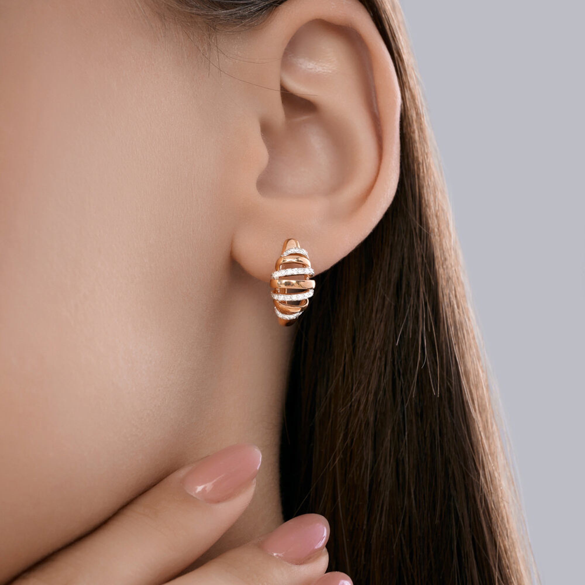 Золотые серьги SOKOLOV 1022555 с бриллиантом