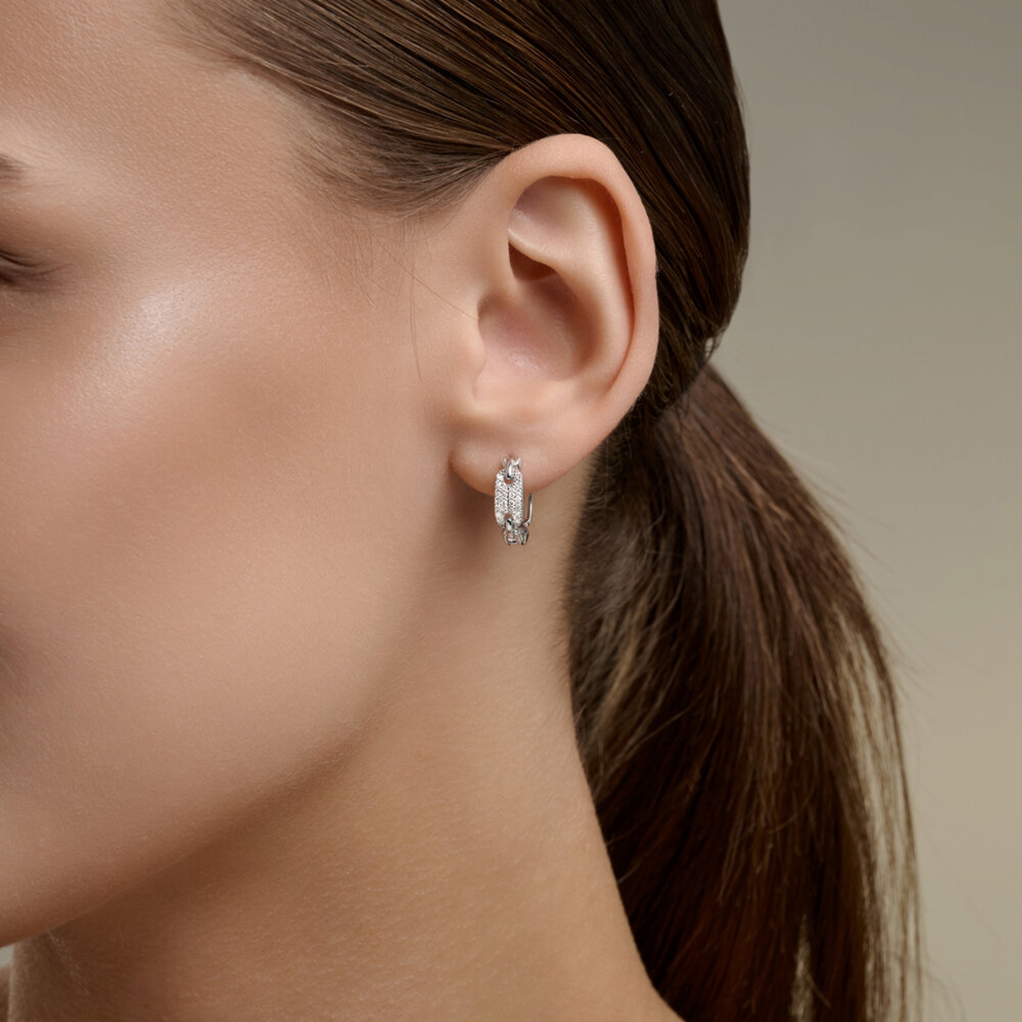 Золотые серьги SOKOLOV 1022571-3 с бриллиантом