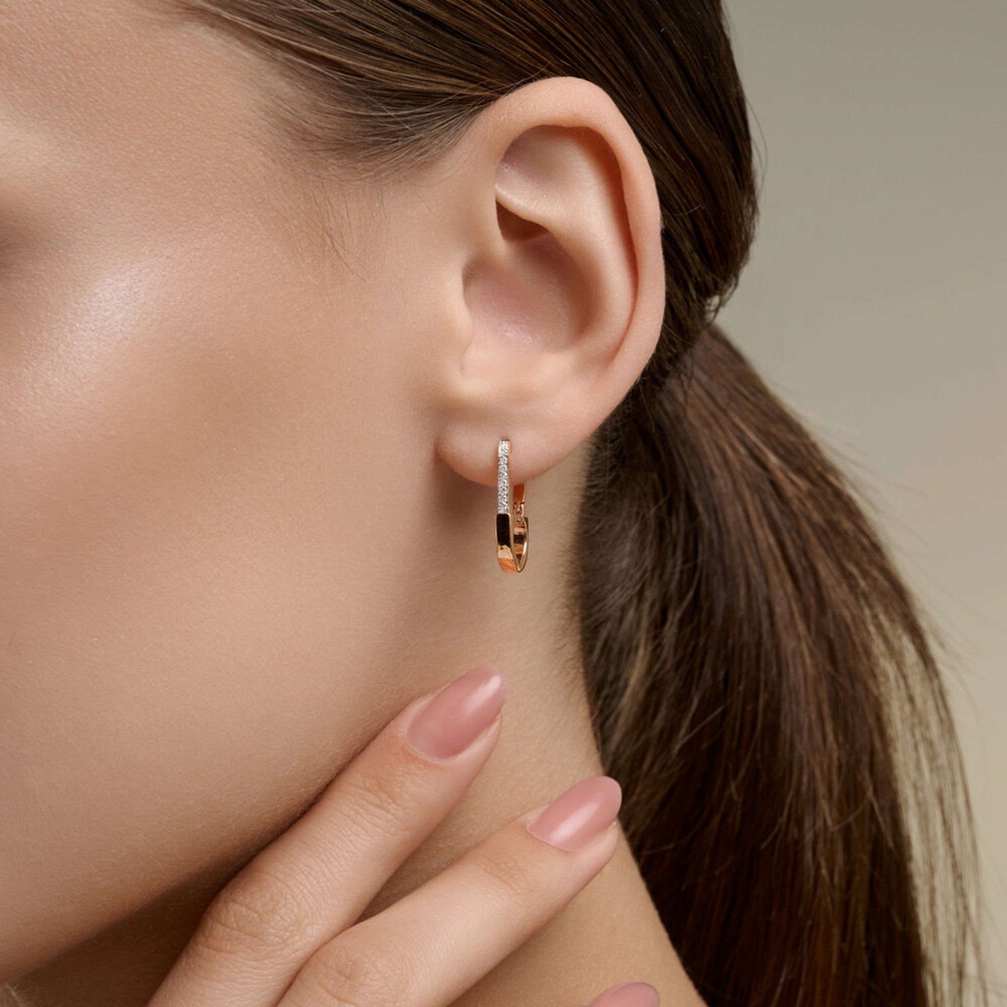 Золотые серьги SOKOLOV 1022576 с бриллиантом