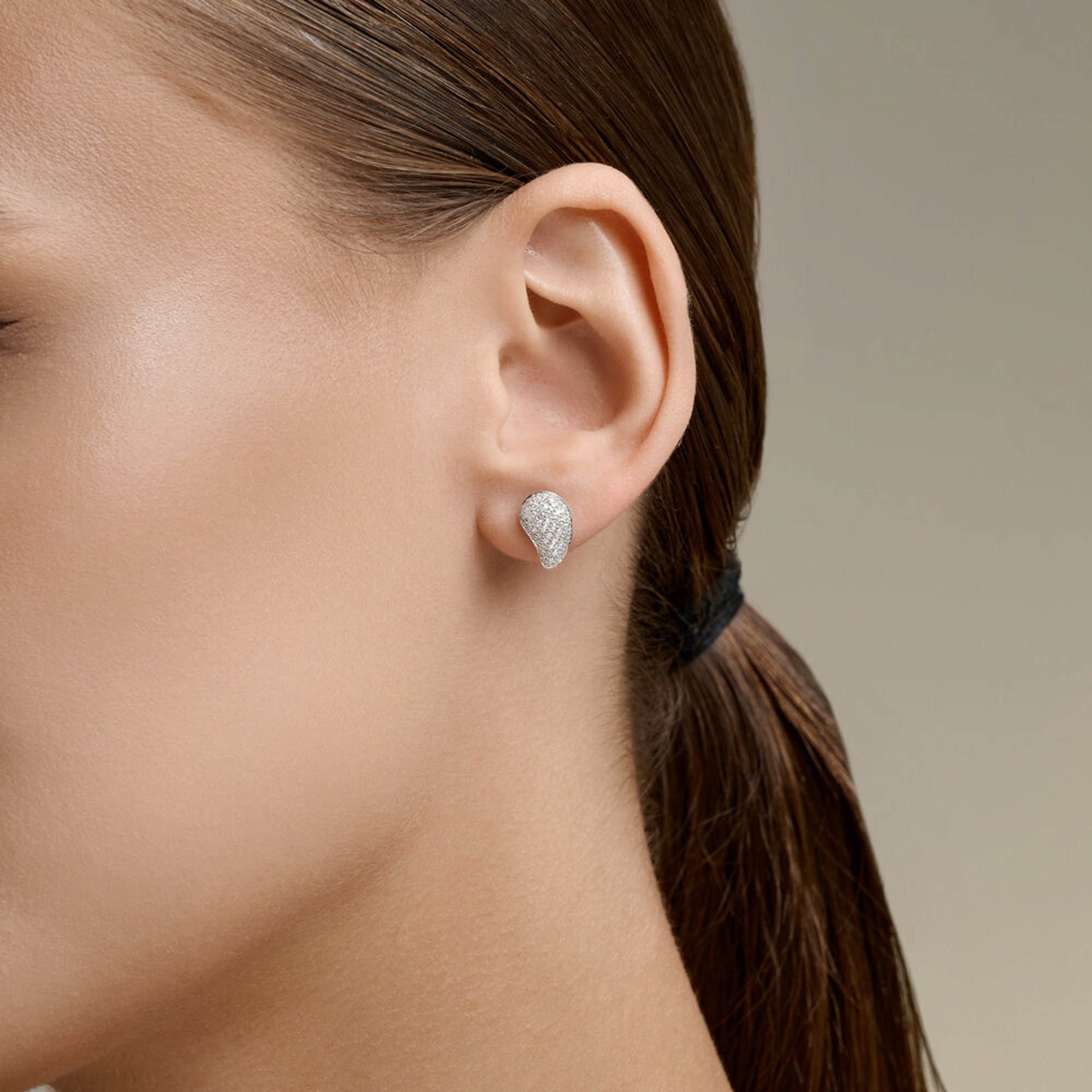 Золотые серьги SOKOLOV 1022577-3 с бриллиантом