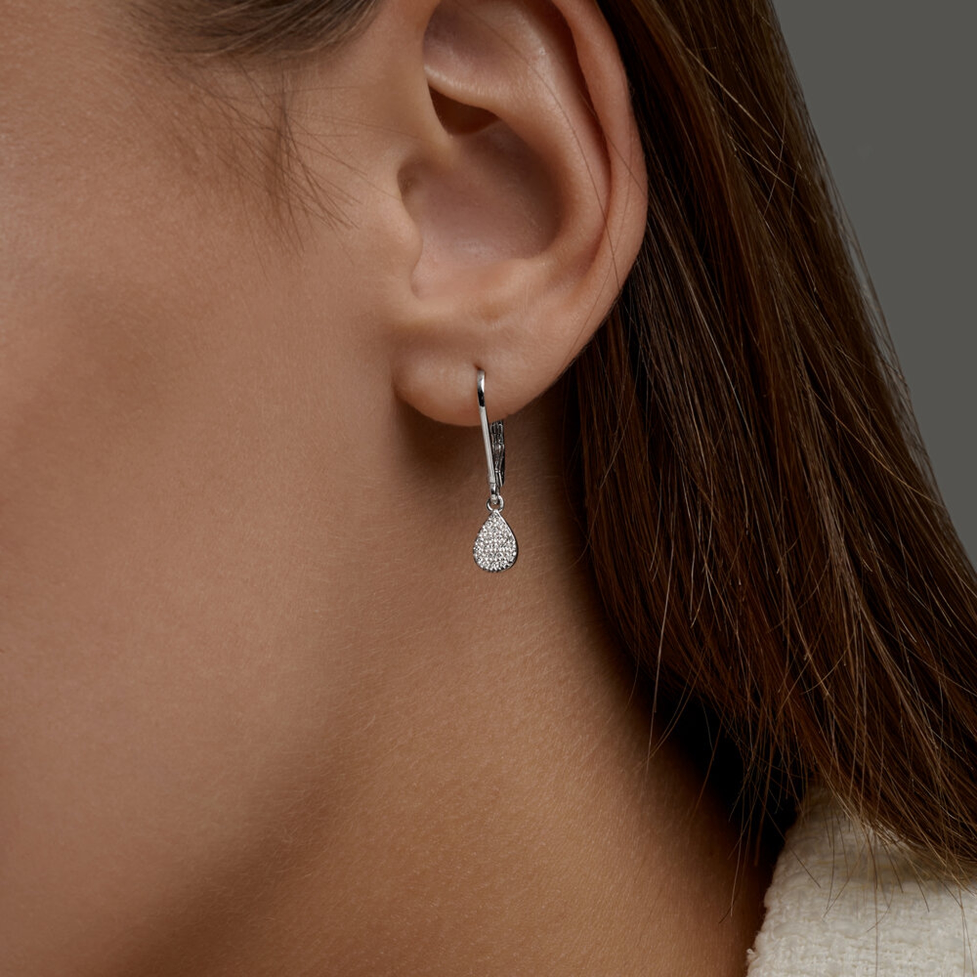 Золотые серьги SOKOLOV 1022619-3 с бриллиантом