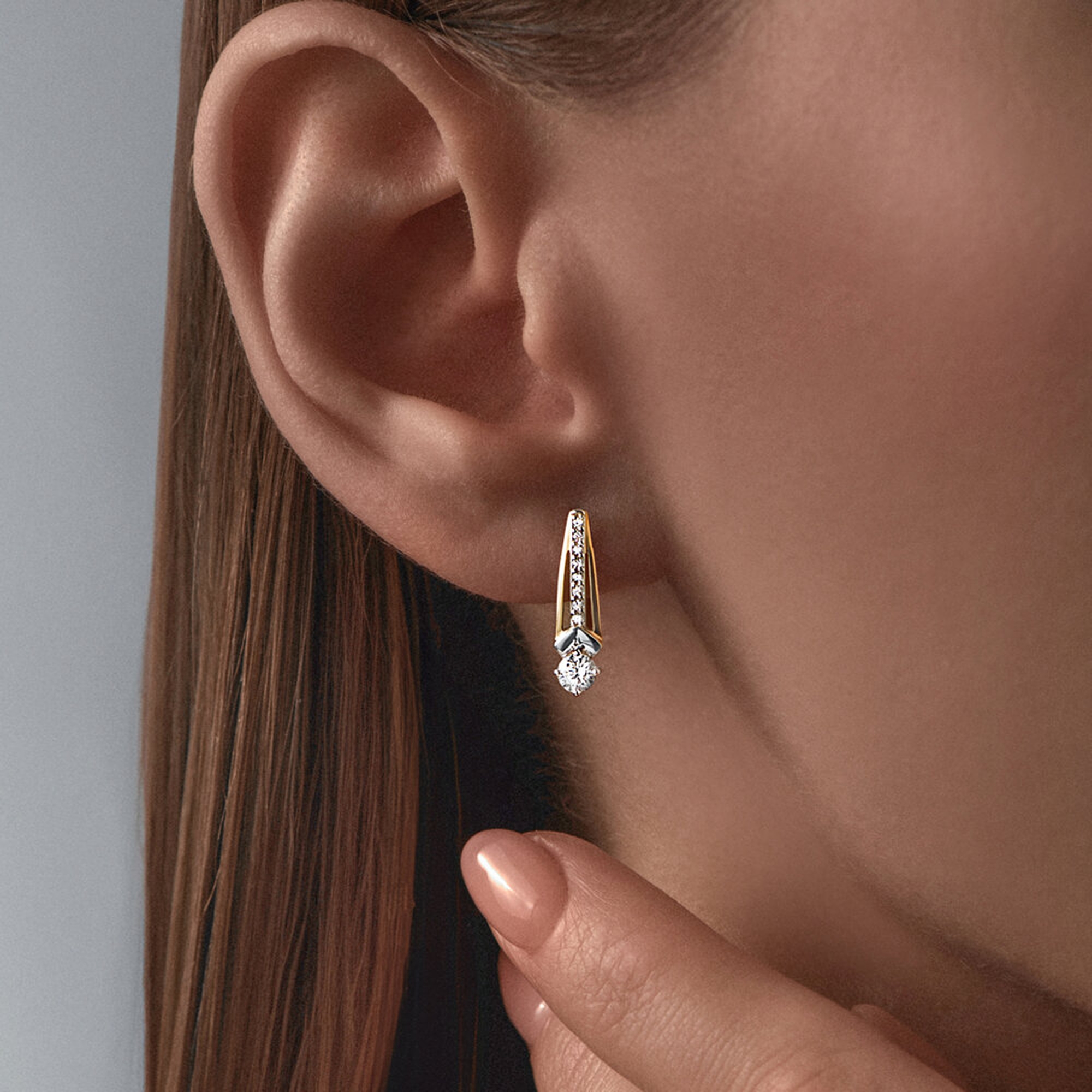 Золотые серьги Diamant 51-120-02322-1 с фианитом