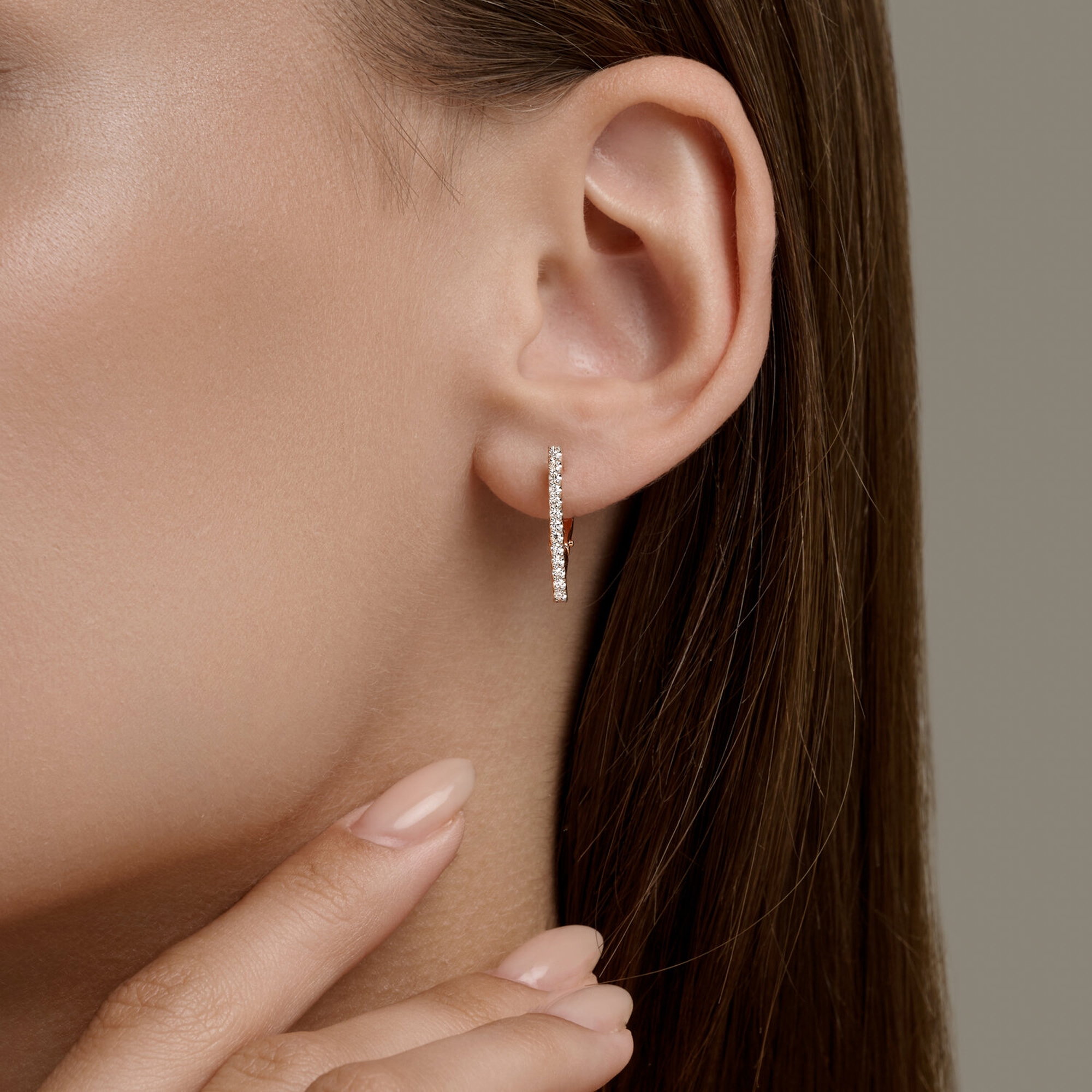 Золотые серьги Diamant 51-220-00913-1 с бриллиантом