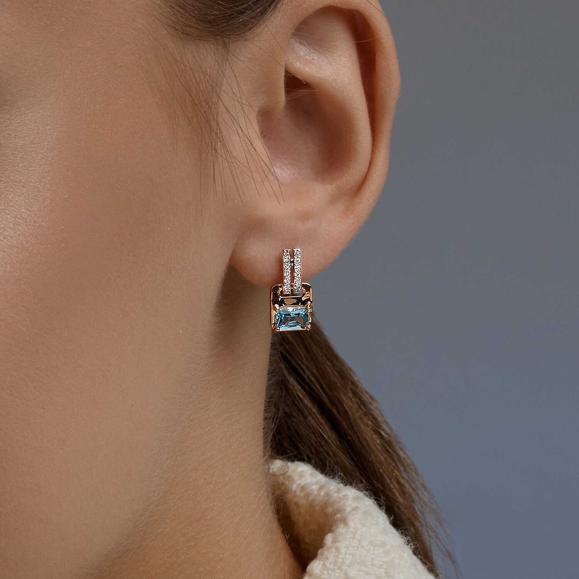 Золотые серьги Diamant 51-320-01285-1 с топазом и фианитом