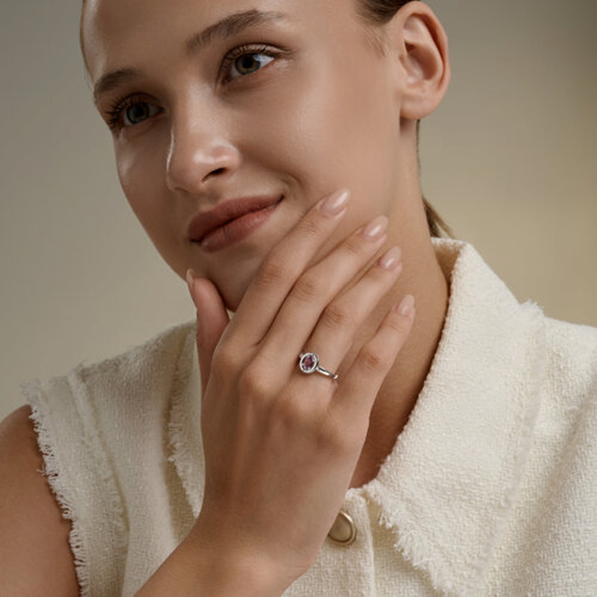 Серебряное кольцо SOKOLOV 92014841 с аметистом