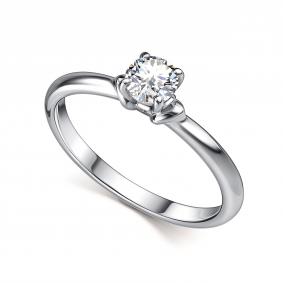 Серебряное кольцо АЛЬКОР 01-4604/000М-00 с муассанитом 01-4604/000М-00 фото
