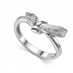 Серебряное кольцо АЛЬКОР 01-5908/000Б-00 с бриллиантом 01-5908/000Б-00 фото