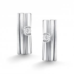 Серебряные серьги АЛЬКОР 02-5108/000Б-00 с бриллиантом 02-5108/000Б-00 фото
