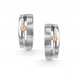 Серебряные серьги АЛЬКОР с золотой накладкой и бриллиантом 02-5471/000Б-00 02-5471/000Б-00 фото