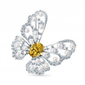 Брошь из белого золота Мастер Бриллиант 05M7-270422-00-55 с бриллиантом и жемчугом 05M7-270422-00-55 фото