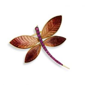 Брошь из лимонного золота Мастер Бриллиант 06M7-307-03 с рубином и эмалью 06M7-307-03 фото