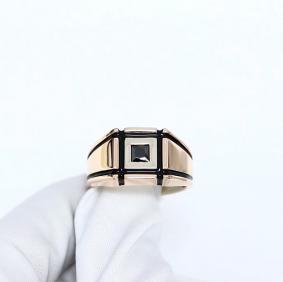 Золотое кольцо Караваевская ювелирная фабрика 31-0338-Ч с ониксом и эмалью 31-0338-Ч фото