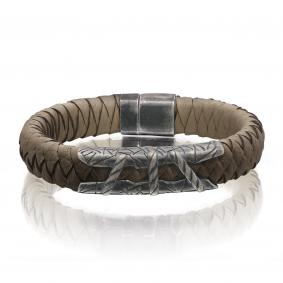 Кожаный браслет KABAROVSKY с декоративным элементом и замком из черненого серебра K4-027-91383 K4-027-91383 фото