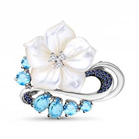 Серебряная брошь AQUAMARINE А7277705Б с топазом, фианитом, гидротермальным сапфиром и перламутром А7277705Б фото