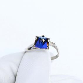 Серебряное кольцо Atoll ЗС23К0589Д-45 с ювелирным кристаллом ЗС23К0589Д-45 фото