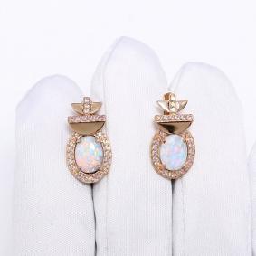 Золотые серьги Александра кл4363а-15ск-ш с фианитом и опалом кл4363а-15ск-ш фото