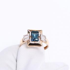 Золотое кольцо Александра кл4609-28ск с фианитом и Лондон топазом кл4609-28ск фото