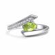Серебряное кольцо АЛЬКОР 01-4723/00ХР-00 с фианитом и хризолитом