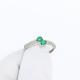 Кольцо из белого золота АЛЬКОР 16564-201 с бриллиантом и изумрудом